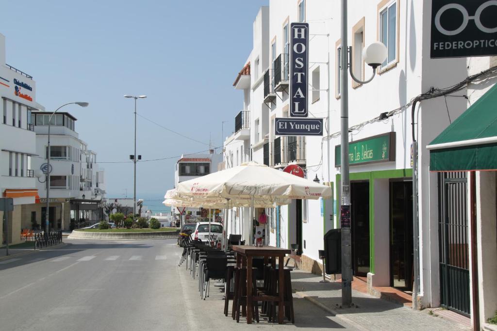 Hostal El Yunque Conil De La Frontera Zewnętrze zdjęcie
