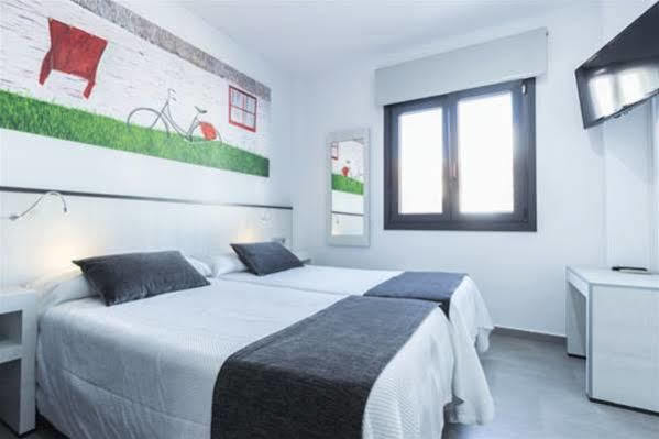 Hostal El Yunque Conil De La Frontera Zewnętrze zdjęcie
